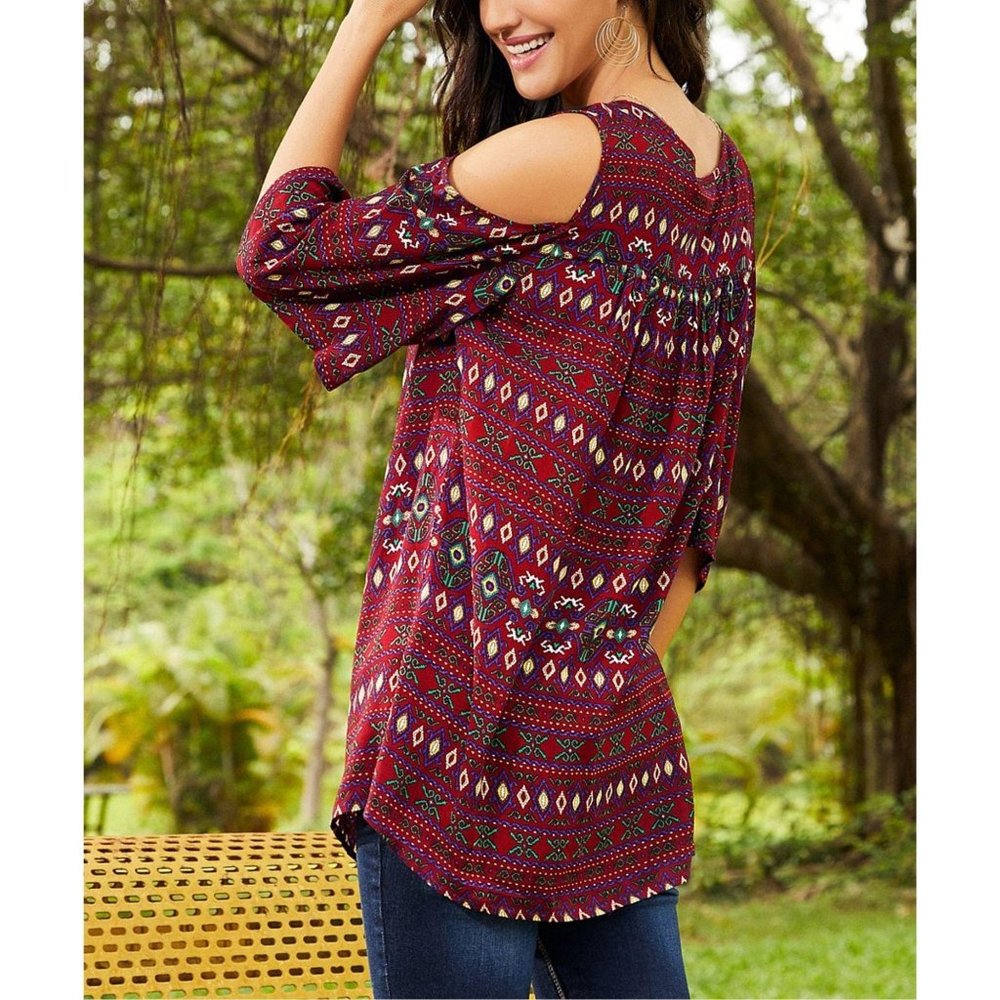 NWT SUZANNE BETRO Maroon & Black Cold Shoulder Top - Picture 4 of 5